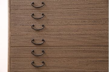 中古　美品　引き出し15杯!シンプルな引手で上品な雰囲気を醸しだす加茂総桐箪笥(総桐たんす、呉服箪笥、着物箪笥、引き出し)(定価約48万円)(R-049689)