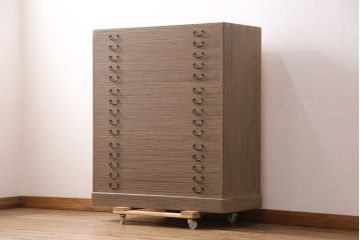 中古　美品　引き出し15杯!シンプルな引手で上品な雰囲気を醸しだす加茂総桐箪笥(総桐たんす、呉服箪笥、着物箪笥、引き出し)(定価約48万円)(R-049689)
