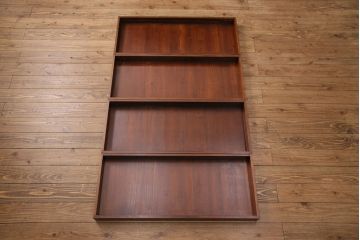 中古　美品　国産　前面・側面ケヤキ材　三種の花柄が可愛らしい雰囲気を醸しだす桐箪笥(衣装箪笥、着物箪笥、引き出し、桐たんす)(R-049690)