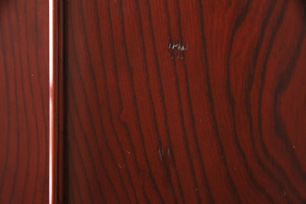 中古　美品　国産　前面・側面ケヤキ材　三種の花柄が可愛らしい雰囲気を醸しだす桐箪笥(衣装箪笥、着物箪笥、引き出し、桐たんす)(R-049690)