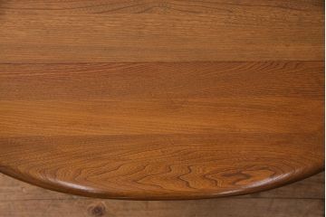 ヴィンテージ家具　美品　イギリス　ERCOL(アーコール)　ニレ材　挽き物の脚が目を引くバタフライテーブル(センターテーブル、ラウンドテーブル、ビンテージ)(R-049692)