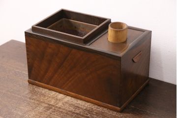 アンティーク雑貨　ケヤキ材・黒柿材　風情を感じる佇まいが魅力の煙草盆(タバコ盆、たばこ盆、火鉢)(R-049698)
