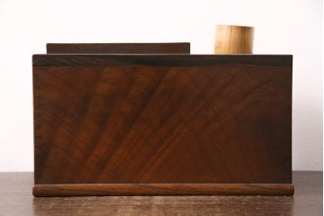 アンティーク雑貨　ケヤキ材・黒柿材　風情を感じる佇まいが魅力の煙草盆(タバコ盆、たばこ盆、火鉢)(R-049698)
