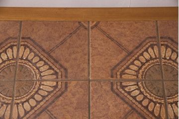 北欧ビンテージ　個性が光るタイルトップがお洒落なコーヒーテーブル(センターテーブル、カフェテーブル、リビングテーブル、ヴィンテージ)(R-049707)