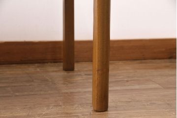 北欧ビンテージ　個性が光るタイルトップがお洒落なコーヒーテーブル(センターテーブル、カフェテーブル、リビングテーブル、ヴィンテージ)(R-049707)