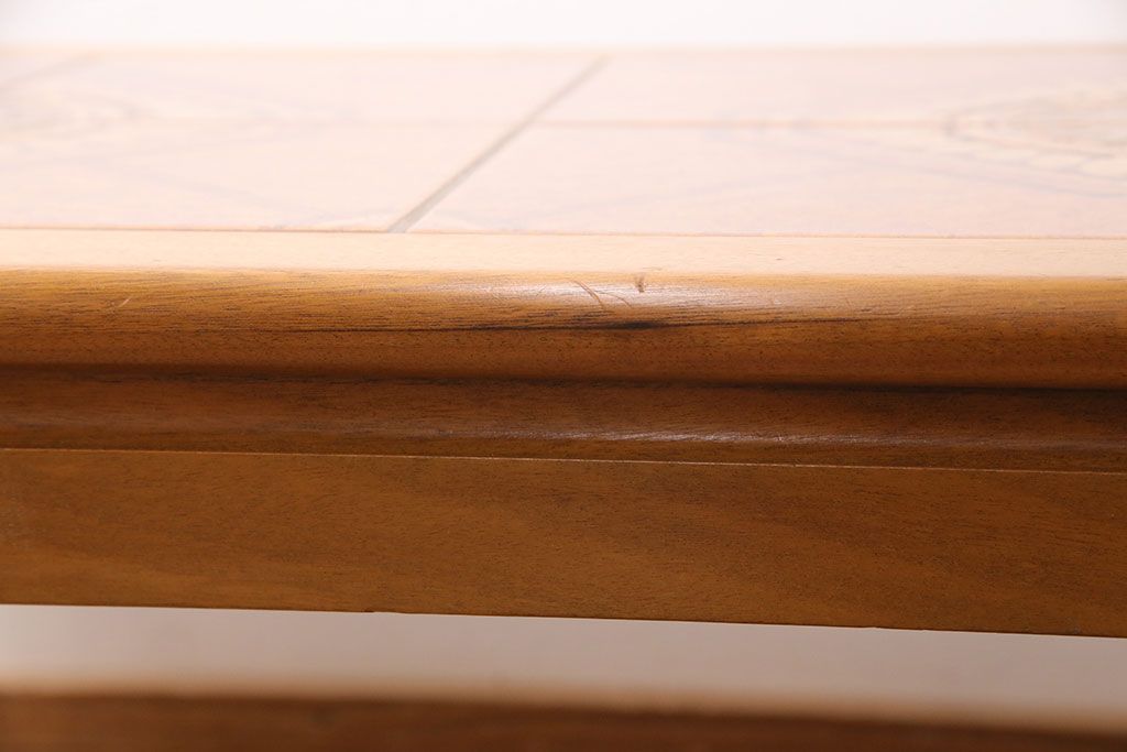 北欧ビンテージ　個性が光るタイルトップがお洒落なコーヒーテーブル(センターテーブル、カフェテーブル、リビングテーブル、ヴィンテージ)(R-049707)