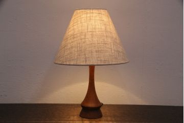 ヴィンテージ照明　北欧ビンテージ　デンマーク　シンプルでナチュラルな佇まいが魅力のデスクライト(卓上照明、スタンドライト、シェード)(R-049708)