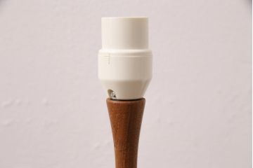 ヴィンテージ照明　北欧ビンテージ　デンマーク　シンプルでナチュラルな佇まいが魅力のデスクライト(卓上照明、スタンドライト、シェード)(R-049708)