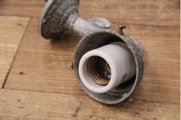 アンティーク照明　シャービーな風合いがお洒落な雰囲気を高める壁掛け照明(ウォールランプ、壁付け照明)(R-049709)