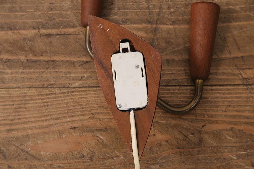 ヴィンテージ照明　北欧ビンテージ　デンマーク　ヴィンテージスタイルの空間づくりに活躍するウォールライト(壁掛け照明、壁付け照明)(R-049710)