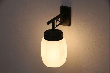 アンティーク照明　梅の透かしが和の風情漂うウォールランプ(壁掛け照明、壁付け照明)(R-049711)