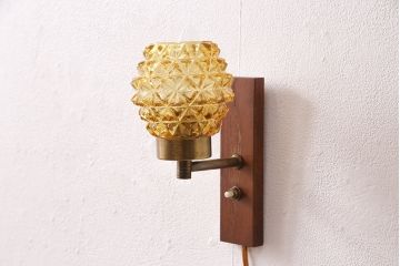 ヴィンテージ照明　北欧ビンテージ　デンマーク　ゴールドに輝く光を放つウォールライト(壁掛け照明、壁付け照明)(R-049712)