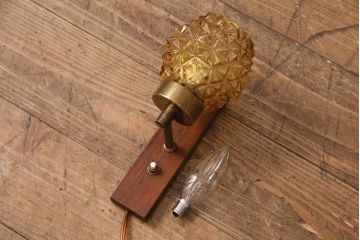 ヴィンテージ照明　北欧ビンテージ　デンマーク　ゴールドに輝く光を放つウォールライト(壁掛け照明、壁付け照明)(R-049712)