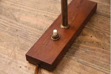 ヴィンテージ照明　北欧ビンテージ　デンマーク　ゴールドに輝く光を放つウォールライト(壁掛け照明、壁付け照明)(R-049712)