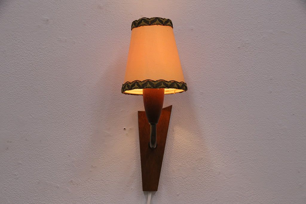 ヴィンテージ照明　北欧ビンテージ　デンマーク　温かみのある空間を演出するウォールライト(壁掛け照明、壁付け照明)(R-049713)