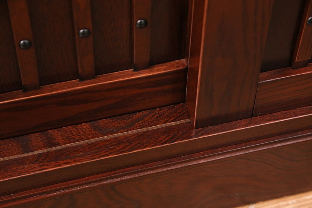 新古　未使用展示品　美品　吉野民芸　伝統美が独特の存在感を漂わせるケヤキ材製階段箪笥(和タンス、収納棚)(R-049716)