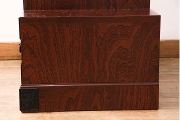 新古　未使用展示品　美品　吉野民芸　伝統美が独特の存在感を漂わせるケヤキ材製階段箪笥(和タンス、収納棚)(R-049716)