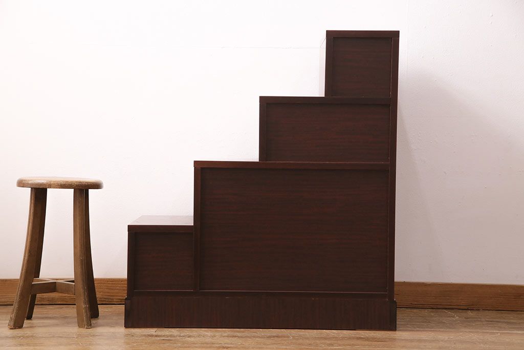 新古　未使用展示品　美品　吉野民芸　伝統美が独特の存在感を漂わせるケヤキ材製階段箪笥(和タンス、収納棚)(R-049716)