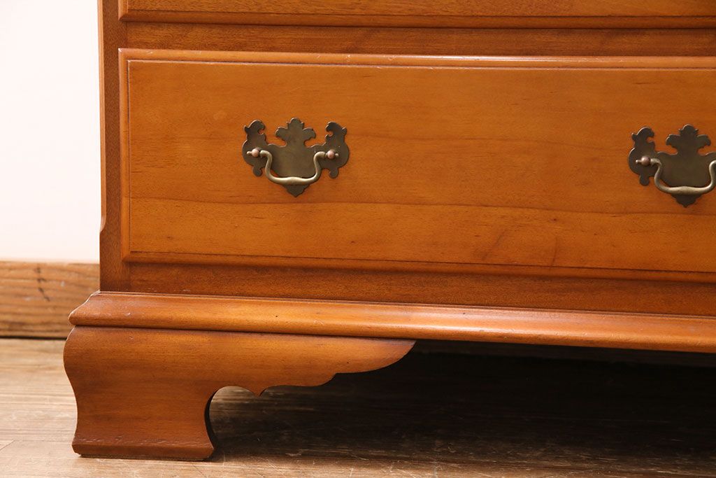 中古　横浜ダニエル(daniel)　アーリーアメリカン　A-104横長整理タンス　気品漂う洗練されたデザインが魅力的なチェスト(定価約50万円)(引き出し、サイドボード)(R-049718)