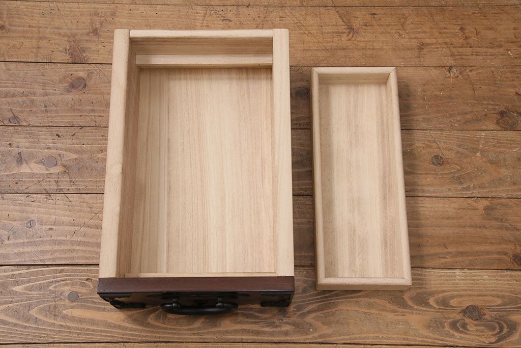 美品　展示　未使用品　堂々とした佇まいが存在感抜群の民芸箪笥サイドボード(収納棚、戸棚、テレビ台)(R-049720)