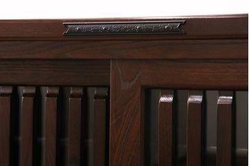 美品　展示　未使用品　堂々とした佇まいが存在感抜群の民芸箪笥サイドボード(収納棚、戸棚、テレビ台)(R-049720)