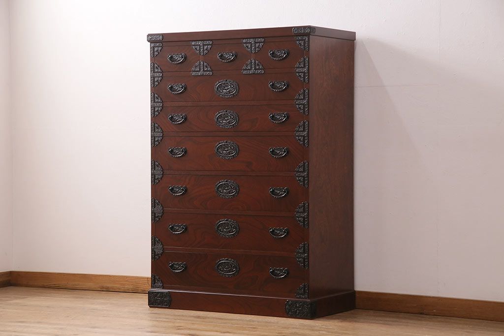 中古　展示未使用品　吉野民芸家具　ケヤキ材　杢目が目を引く、和の趣あふれる衣装箪笥(収納タンス、引き出し、チェスト)(R-049722)