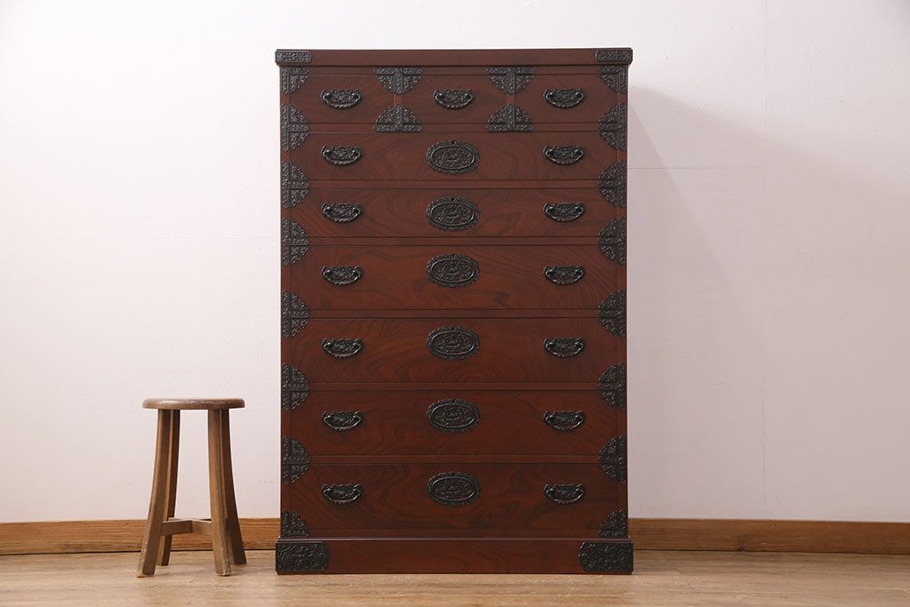 中古　展示未使用品　吉野民芸家具　ケヤキ材　杢目が目を引く、和の趣あふれる衣装箪笥(収納タンス、引き出し、チェスト)(R-049722)