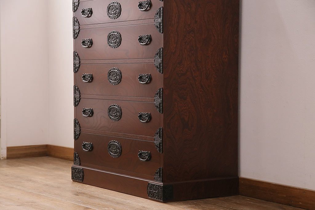 中古　展示未使用品　吉野民芸家具　ケヤキ材　杢目が目を引く、和の趣あふれる衣装箪笥(収納タンス、引き出し、チェスト)(R-049722)