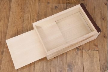 中古　展示未使用品　吉野民芸家具　ケヤキ材　杢目が目を引く、和の趣あふれる衣装箪笥(収納タンス、引き出し、チェスト)(R-049722)