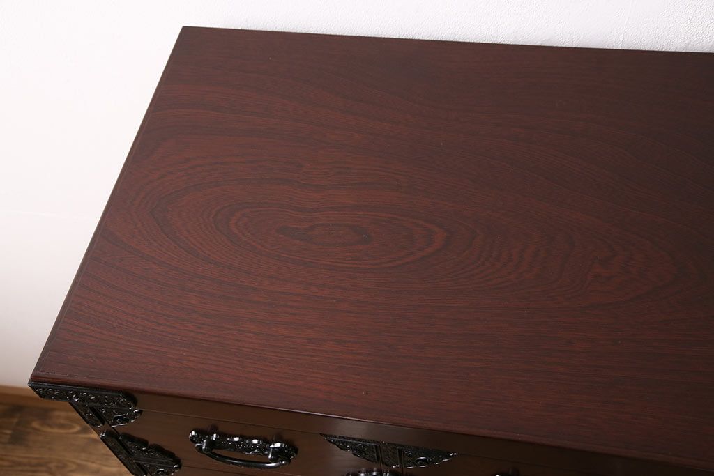 中古　展示未使用品　吉野民芸家具　ケヤキ材　杢目が目を引く、和の趣あふれる衣装箪笥(収納タンス、引き出し、チェスト)(R-049722)