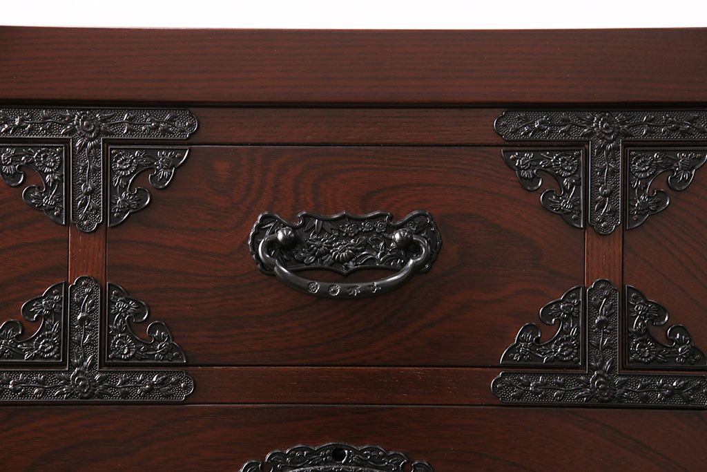 中古　展示未使用品　吉野民芸家具　ケヤキ材　杢目が目を引く、和の趣あふれる衣装箪笥(収納タンス、引き出し、チェスト)(R-049722)