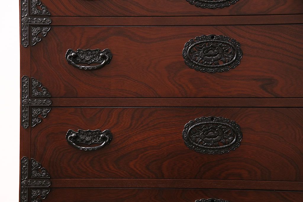 中古　展示未使用品　吉野民芸家具　ケヤキ材　杢目が目を引く、和の趣あふれる衣装箪笥(収納タンス、引き出し、チェスト)(R-049722)