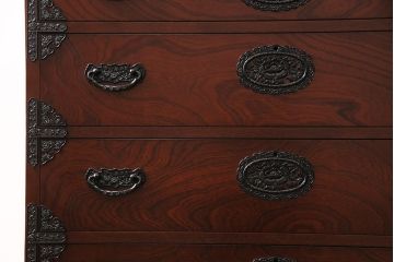 中古　展示未使用品　吉野民芸家具　ケヤキ材　杢目が目を引く、和の趣あふれる衣装箪笥(収納タンス、引き出し、チェスト)(R-049722)