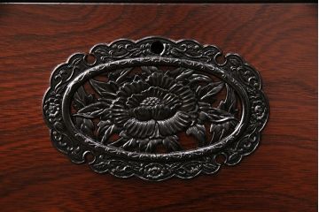 中古　展示未使用品　吉野民芸家具　ケヤキ材　杢目が目を引く、和の趣あふれる衣装箪笥(収納タンス、引き出し、チェスト)(R-049722)