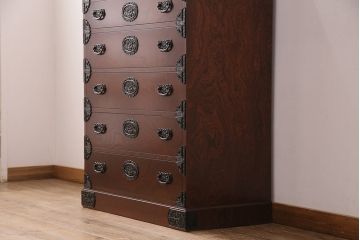 中古　展示未使用品　吉野民芸家具　ケヤキ材　杢目が目を引く、和の趣あふれる衣装箪笥(収納タンス、引き出し、チェスト)(R-049722)