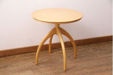 中古　滑らかな木肌が魅力のテーブル、チェア2脚セット(CONDE HOUSE、カンディハウス)(コーヒーテーブル、サイドテーブル、ラウンドテーブル、ダイニングチェア)(R-049726)