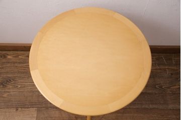 中古　滑らかな木肌が魅力のテーブル、チェア2脚セット(CONDE HOUSE、カンディハウス)(コーヒーテーブル、サイドテーブル、ラウンドテーブル、ダイニングチェア)(R-049726)