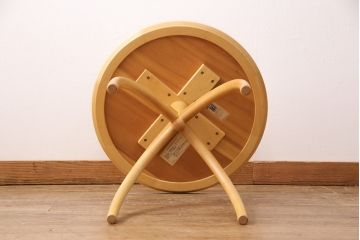 中古　滑らかな木肌が魅力のテーブル、チェア2脚セット(CONDE HOUSE、カンディハウス)(コーヒーテーブル、サイドテーブル、ラウンドテーブル、ダイニングチェア)(R-049726)