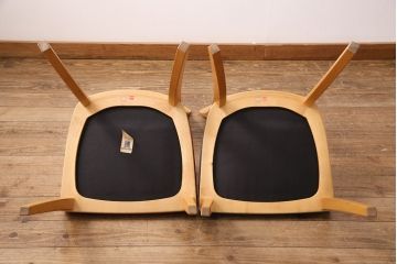 中古　滑らかな木肌が魅力のテーブル、チェア2脚セット(CONDE HOUSE、カンディハウス)(コーヒーテーブル、サイドテーブル、ラウンドテーブル、ダイニングチェア)(R-049726)