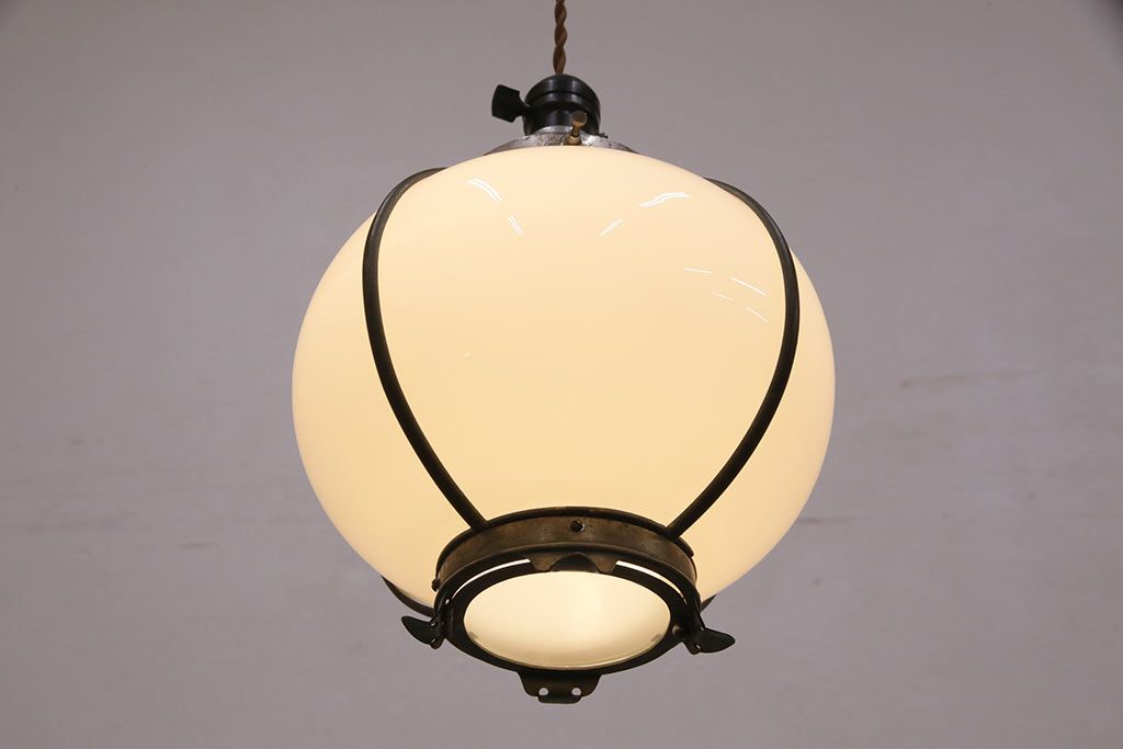 アンティーク照明　和製アンティーク　ブラケットの使い込まれた質感がおしゃれな吊り下げ照明(ペンダント照明、天井照明)(R-049728)