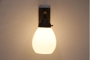 アンティーク照明　透かしがアクセントになるウォールランプ(壁付け照明、壁掛け照明)(R-049729)