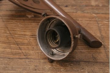 アンティーク照明　透かしがアクセントになるウォールランプ(壁付け照明、壁掛け照明)(R-049729)