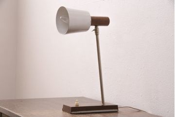 ヴィンテージ照明　北欧ビンテージ　デンマーク　メンズライクな空間づくりに活躍するデスクライト(卓上照明、スタンドライト、シェード)(R-049730)