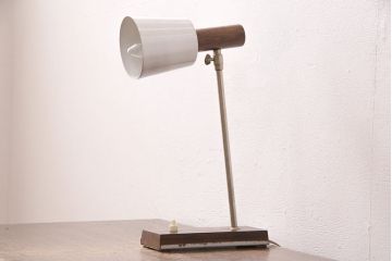 ヴィンテージ照明　北欧ビンテージ　デンマーク　メンズライクな空間づくりに活躍するデスクライト(卓上照明、スタンドライト、シェード)(R-049731)