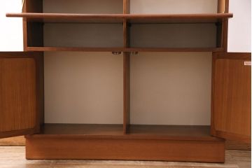 ヴィンテージ家具　イギリス　チーク材　木目の美しさとスタイリッシュなデザインが魅力のビューローキャビネット(ライティングビューロー、収納棚、戸棚、ビンテージ)(R-049734)