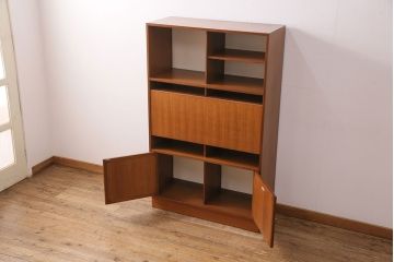 ヴィンテージ家具　イギリス　チーク材　木目の美しさとスタイリッシュなデザインが魅力のビューローキャビネット(ライティングビューロー、収納棚、戸棚、ビンテージ)(R-049734)
