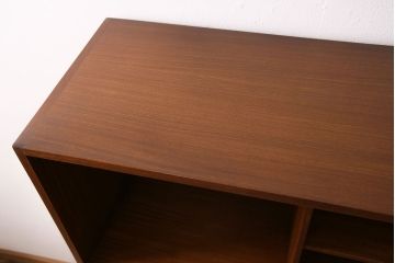 ヴィンテージ家具　イギリス　チーク材　木目の美しさとスタイリッシュなデザインが魅力のビューローキャビネット(ライティングビューロー、収納棚、戸棚、ビンテージ)(R-049734)