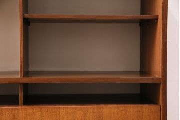 ヴィンテージ家具　イギリス　チーク材　木目の美しさとスタイリッシュなデザインが魅力のビューローキャビネット(ライティングビューロー、収納棚、戸棚、ビンテージ)(R-049734)