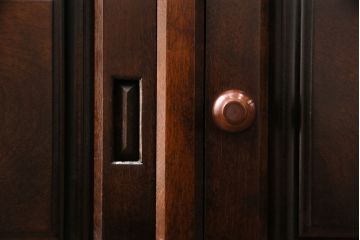 中古　美品　松本民芸家具　脚付きリメイク　和モダンな空間づくりにおすすめのローチェスト(サイドボード、引き出し、ローボード)(R-049735)