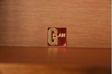 ヴィンテージ家具　イギリスビンテージ　G-PLAN(ジープラン)　チーク材　パーケットがおしゃれなチェスト(引き出し、リビングボード、ローボード、テレビボード)(R-049736)